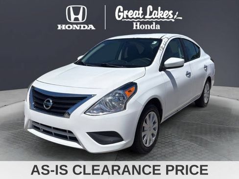 Used 2017 Nissan Versa SV FWD image 2
