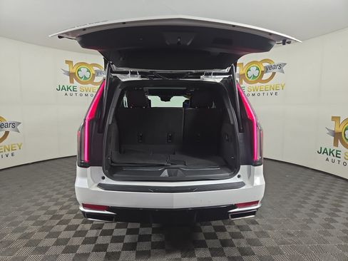 Used 2023 Cadillac Escalade Premium Luxury Platinum AWD/4WD image 36