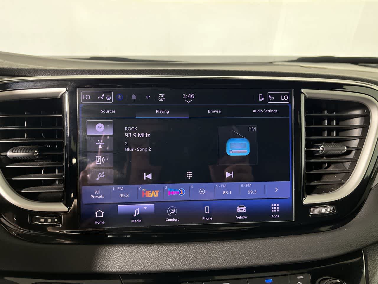 Used 2025 Chrysler Pacifica Select FWD image 18