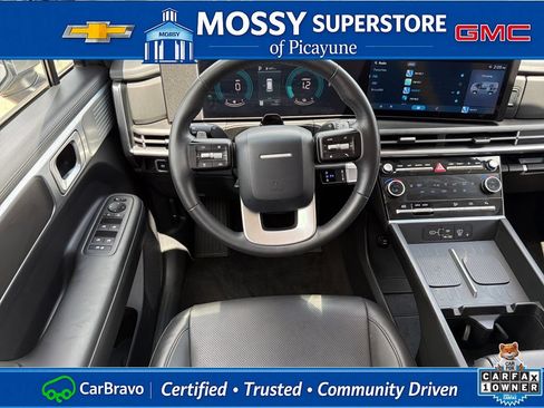 Used 2025 Hyundai Santa Fe SEL FWD image 15