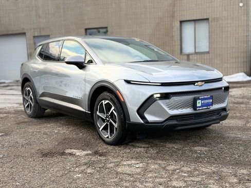 New 2026 Chevrolet Equinox EV LT image 8