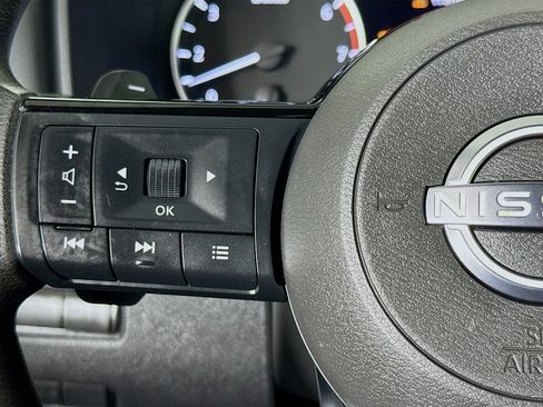 Used 2022 Nissan Rogue SV image 13