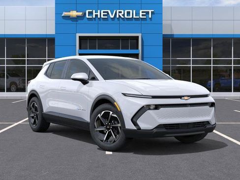 New 2026 Chevrolet Equinox EV LT w/ Comfort Package FWD image 31