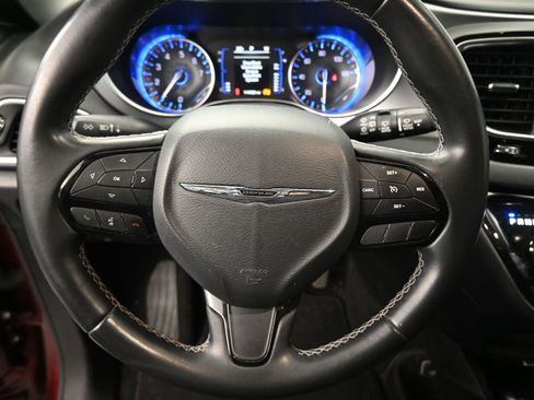 Used 2018 Chrysler Pacifica Touring Plus w/ S Appearance Package image 11