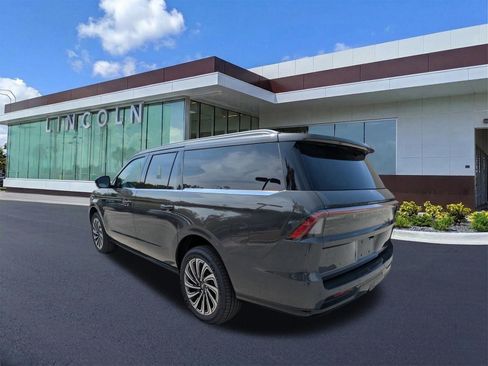 New 2026 Lincoln Navigator L Black Label AWD/4WD image 3