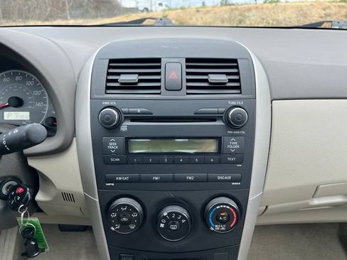 Used 2010 Toyota Corolla LE FWD image 22