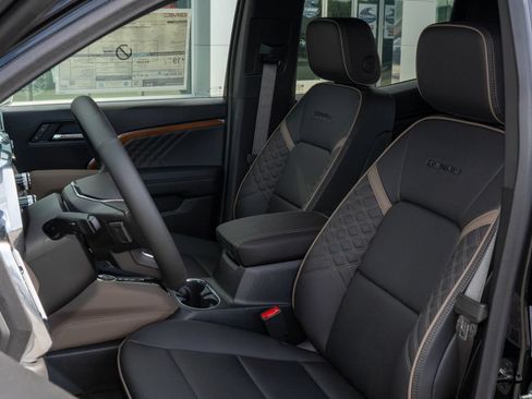 New 2026 GMC Canyon Denali AWD/4WD image 15