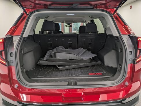 Used 2023 GMC Terrain SLE w/ Driver Convenience Package image 24