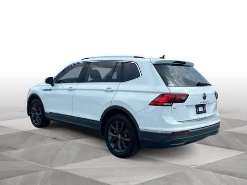 Used 2022 Volkswagen Tiguan SE FWD image 6
