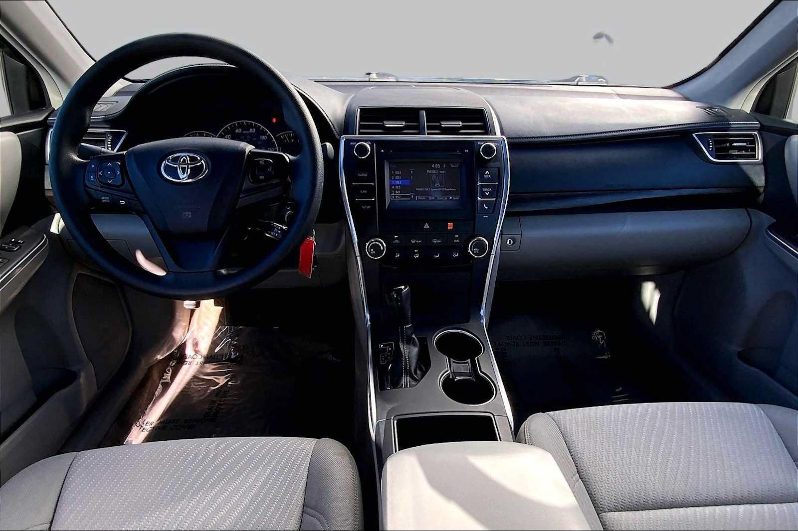 Used 2015 Toyota Camry LE FWD image 18