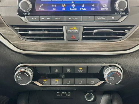 Used 2025 Nissan Altima 2.5 SV FWD image 23