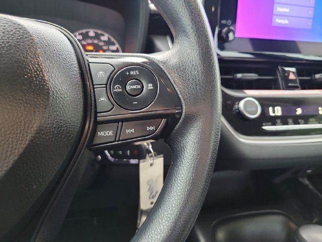 Used 2025 Toyota Corolla LE FWD image 16
