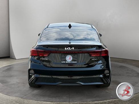Used 2022 Kia Forte GT-Line w/ GT-Line Premium Package FWD image 6