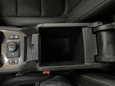 Used 2023 GMC Acadia SLT w/ Preferred Package image 59