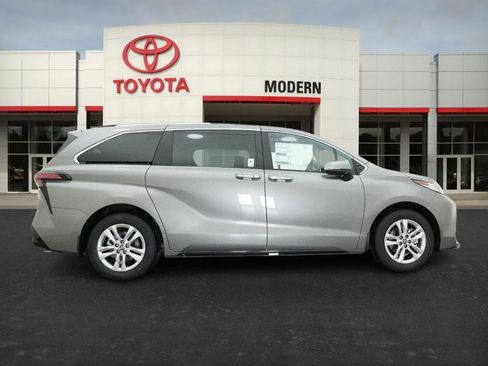 New 2026 Toyota Sienna Limited image 26