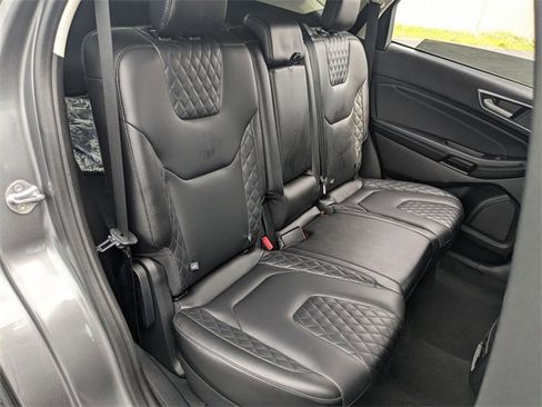 Used 2024 Ford Edge Titanium image 18