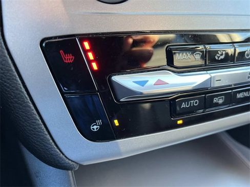 Used 2022 Ford Explorer XLT w/ Equipment Group 202A image 36