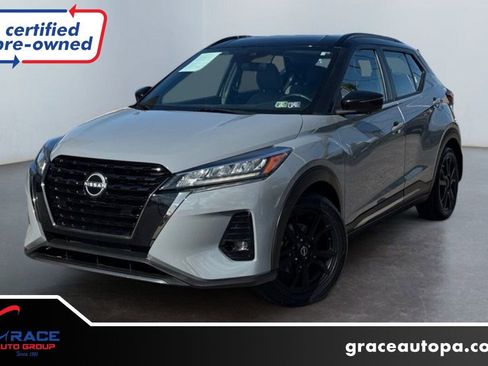 Used 2022 Nissan Kicks SR w/ Premium Package FWD image 1