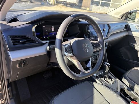 Used 2022 Volkswagen Taos SE image 14