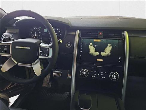 New 2024 Land Rover Discovery Dynamic SE image 21