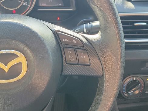 Used 2016 MAZDA MAZDA3 i Sport image 32