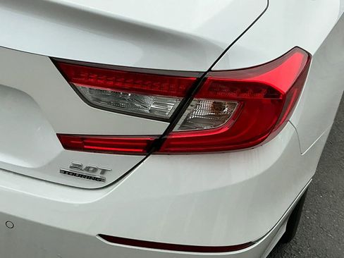 Used 2018 Honda Accord Touring image 23