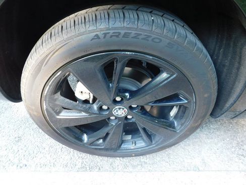 Used 2022 Buick Envision Essence w/ Technology Package I FWD image 8