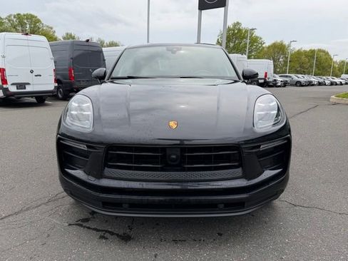 Used 2023 Porsche Macan AWD/4WD image 2