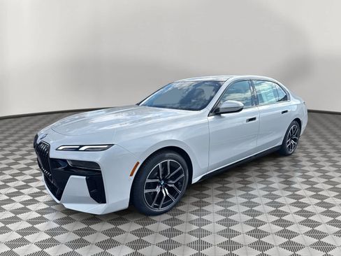 New 2026 BMW 740i w/ Premium Package image 7