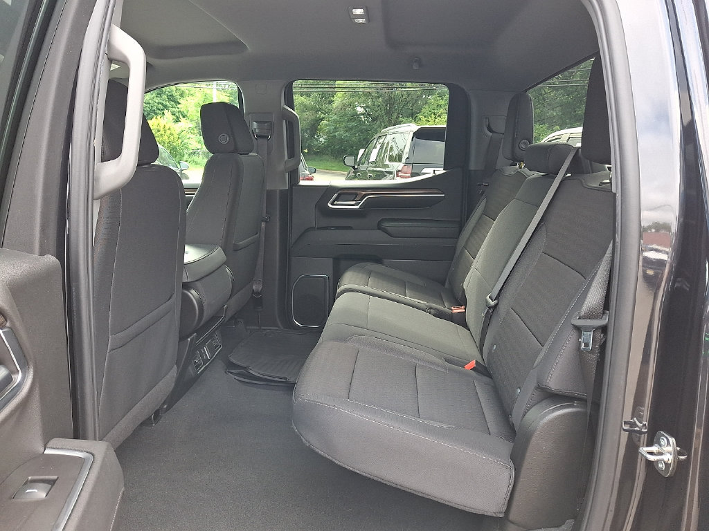 Certified 2024 Chevrolet Silverado 1500 LT AWD/4WD image 11