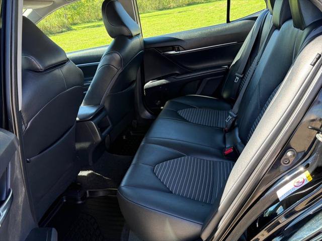Used 2019 Toyota Camry SE FWD image 8