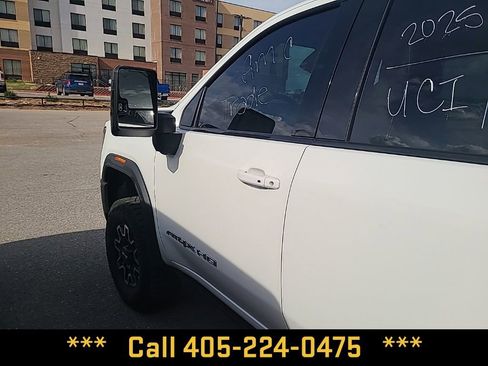 Used 2025 GMC Sierra 2500 AT4X image 9