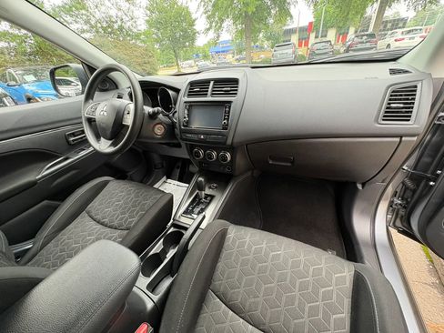 Used 2025 Mitsubishi Outlander Sport ES AWD/4WD image 11