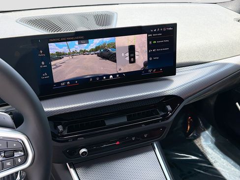 New 2026 BMW 330i Sedan w/ M Sport Package RWD image 27