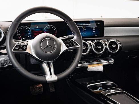 Used 2025 Mercedes-Benz CLA 250 CLA 250 image 4