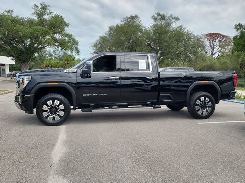 Used 2025 GMC Sierra 3500 Denali w/ Denali Reserve Package AWD/4WD image 4