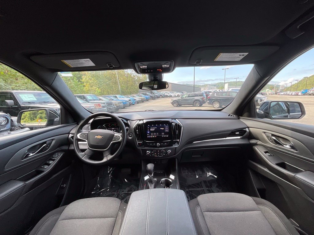 Used 2023 Chevrolet Traverse LT FWD image 15