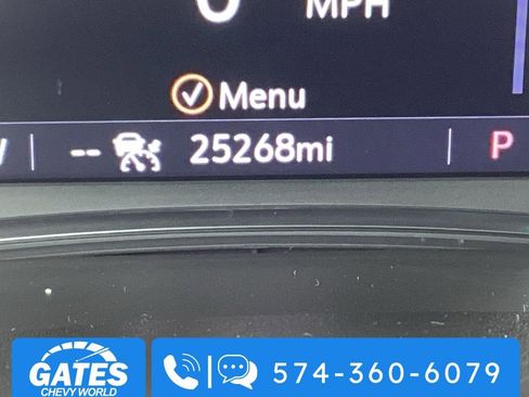 Used 2023 Chevrolet Traverse LT w/ LT Premium Package image 5