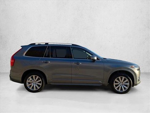 Used 2018 Volvo XC90 T5 Momentum w/ Convenience Package image 4