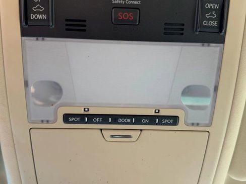 Used 2016 Lexus LS 460 w/ Comfort Package image 26