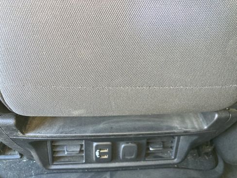 Used 2021 Chevrolet Silverado 1500 LT image 22