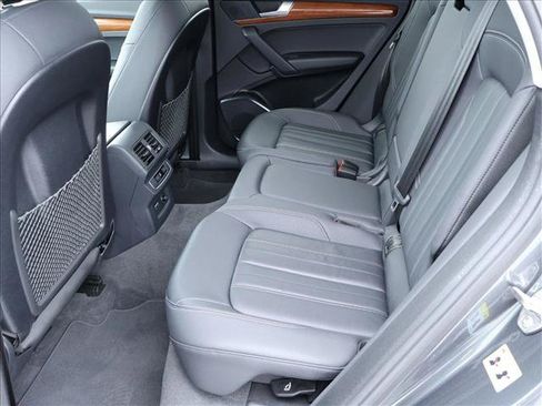 Used 2023 Audi Q5 2.0T Premium w/ Convenience Package AWD/4WD image 24