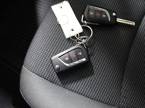 Used 2023 Toyota RAV4 LE image 17