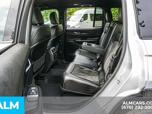 Used 2025 Jeep Grand Cherokee Altitude AWD/4WD image 20