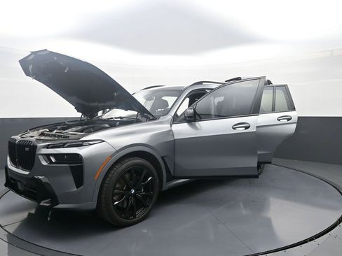 Used 2025 BMW X7 M60i image 44