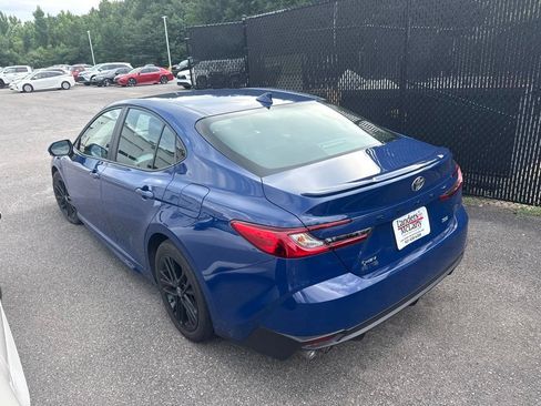 Used 2025 Toyota Camry SE w/ Convenience Package FWD image 6