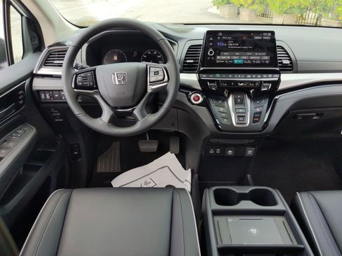 New 2026 Honda Odyssey Touring image 18