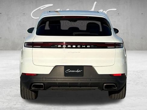 Used 2024 Porsche Cayenne AWD/4WD image 15