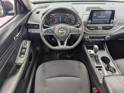 Used 2025 Nissan Altima 2.5 SV AWD/4WD image 27