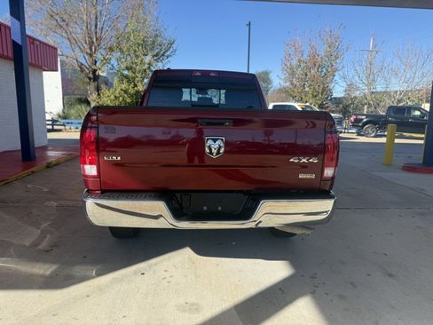 Used 2018 RAM 1500 Classic SLT image 4